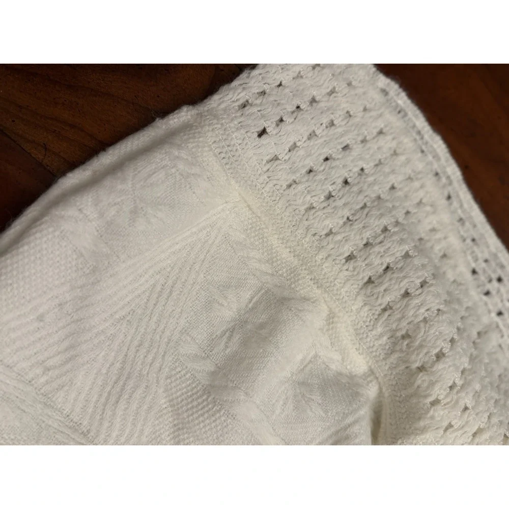 Vintage 1970s/1980s Open Knit Cellular Baby Blanket - Ivory Cream Shawl‎